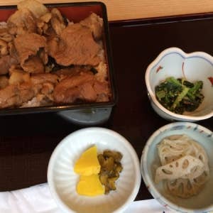 酒房 長谷川 西新橋店>