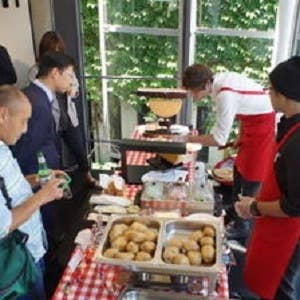 【ケータリングサービス】企業様・イベントに!ご指定先へ、ラクレットチーズの屋台♪