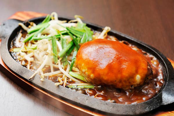 当店自慢テレビやラジオでおなじみふわふわハンバーグコース