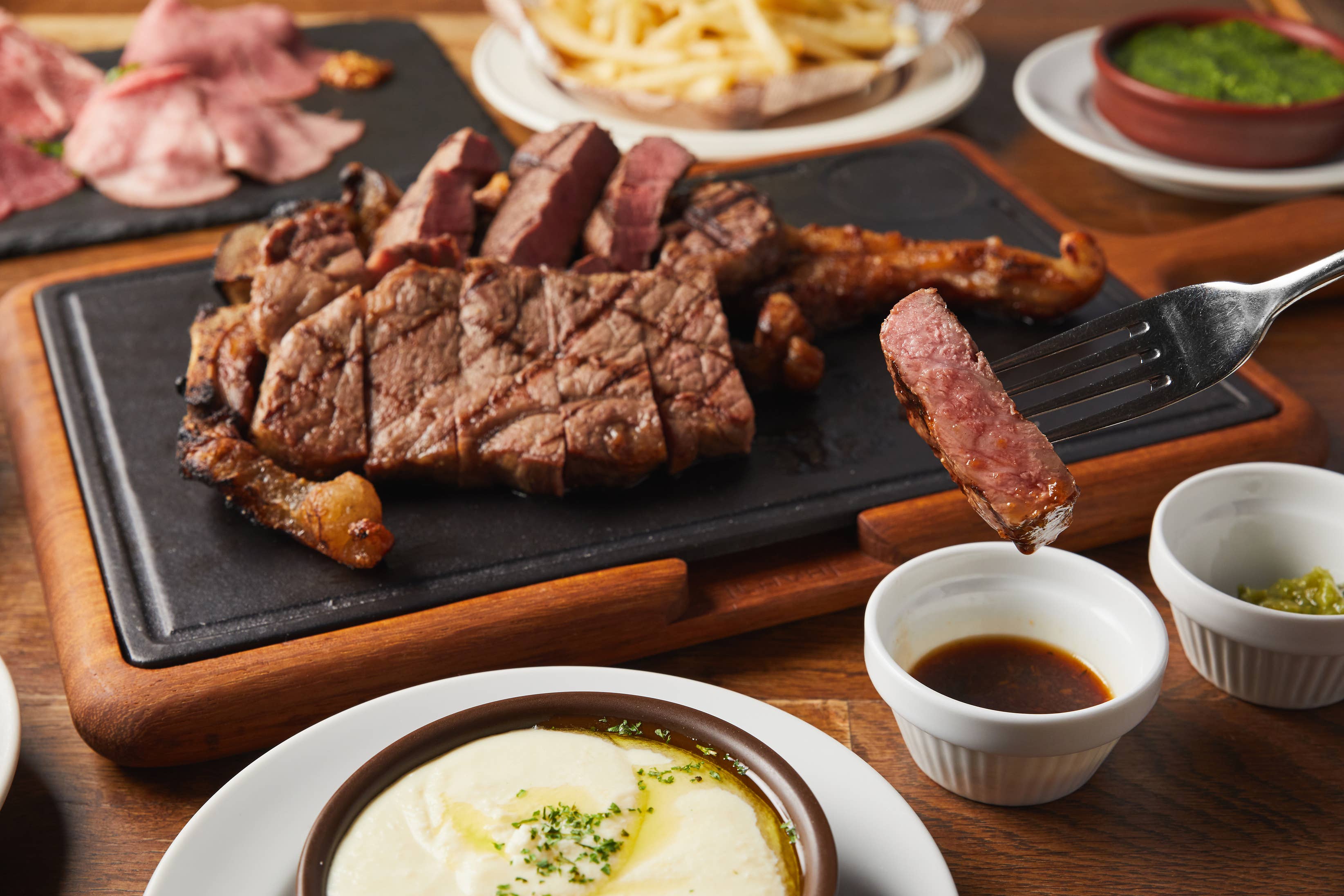 [公式] 熟成和牛ステーキ グリルドエイジング・ビーフ横浜店