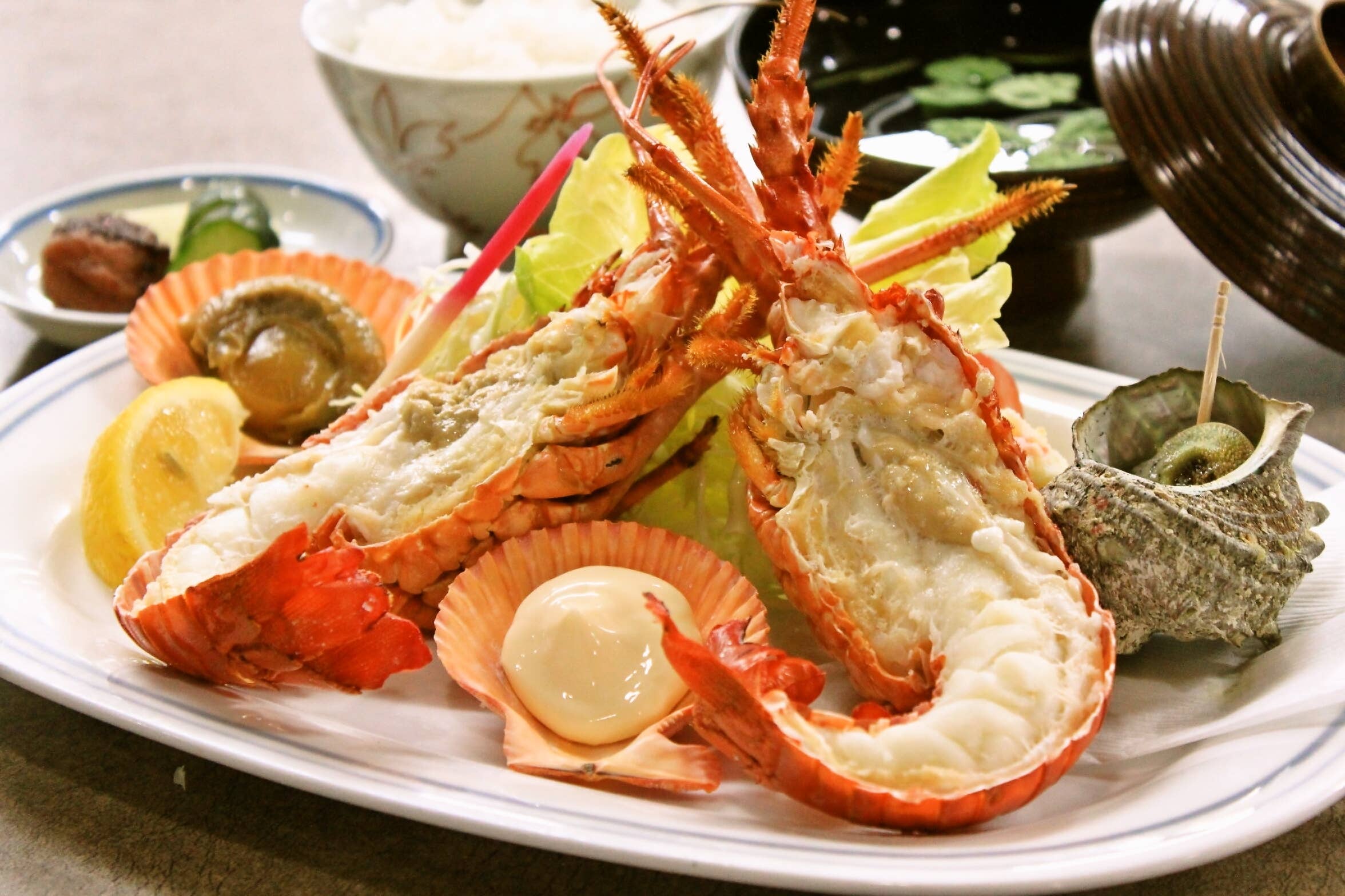 公式] 伊勢海老活魚料理 レストラン珊瑚礁