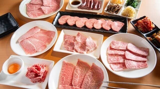 炭火焼肉/ビタミンS. 公式] 和牛ホルモン・炭火焼肉 びやんど