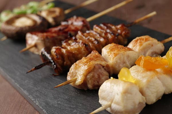 【月〜土・20時15分~22時15分】名物コース4,500円・焼き物と鶏割烹を気軽にお楽しみいただけます。