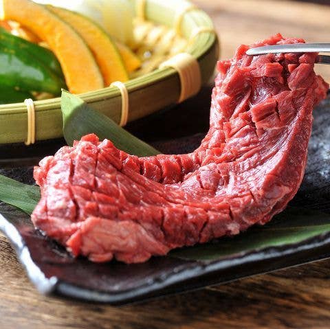 10名以上利用で1名無料★厳選肉使用!【贅沢極上焼肉コース】生込2h飲放付全18品6000→5000円