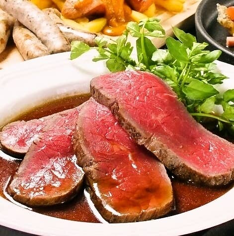 自家製ローストビーフがメイン!安定した人気のお手頃コース!税込4500円120分飲み放題付全7品!
