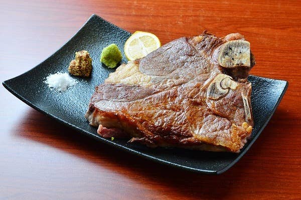 120分飲み放題付 特製Tボーンステーキがついた肉家くざん満喫5500円コース♪
