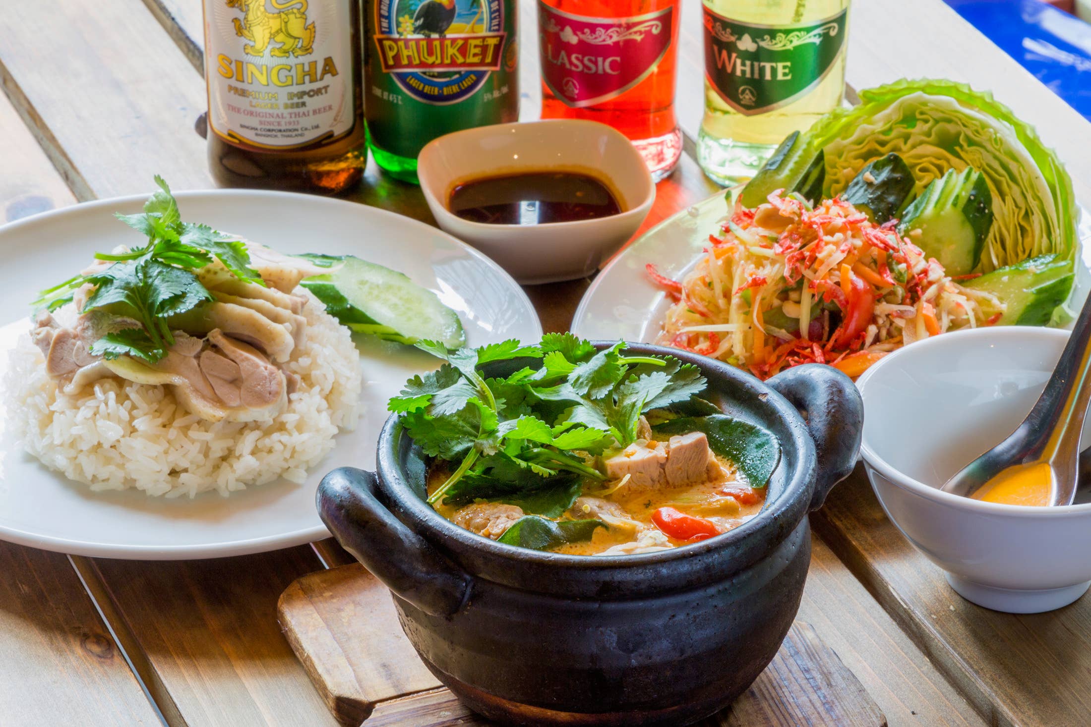 ☆GOLD☆さま　タイ　Thailand　 屋台　タイ料理　タイ語　アジア ✨ガイヤーンの楽しみ方✨ 屋台でよく見かける串焼きスタイルの
