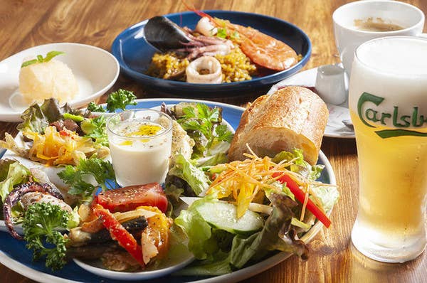 【平日限定】2時間飲み放題(お席はゆったり3時間)+お食事(タパス+パエリア+メインなど+デザート・コーヒー)6000円(税込)
