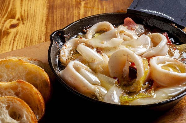 【平日限定】2時間飲み放題(お席はゆったり3時間)+お食事(タパス+パエリア+メインなど+デザート・コーヒー)5700円(税込)