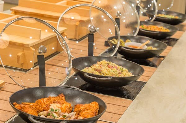 【10月~:ランチビュッフェ】大人(中学生以上):1500円、小学生 750円 ≪11:30~15:00≫