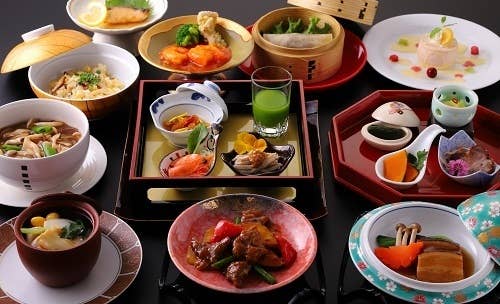 【2周年記念★特別会席】 1,2月 麻婆豆腐や海老チリが入った蓬莱特製 「謝謝会席」