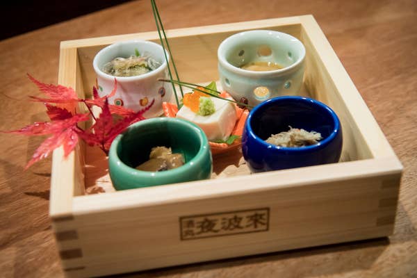 【Web限定】刺身三種盛合わせや夜波来名物 温泉玉子地鶏つくね入り!7,000円コース