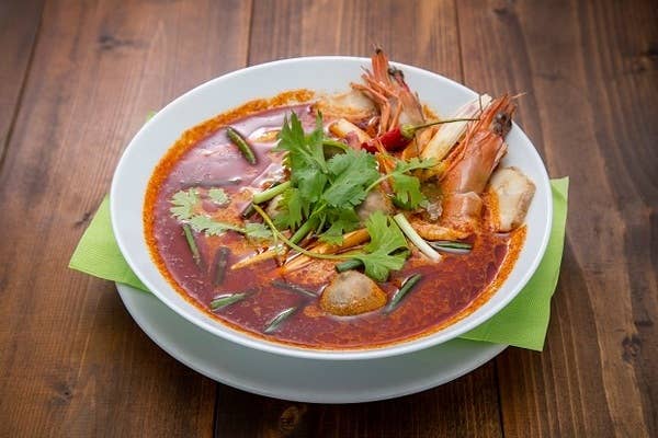 【平日限定×2時間飲み放題付】生春巻き、トムヤムクン、プーパッポンカリーなど本格タイ料理を愉しむ全9品
