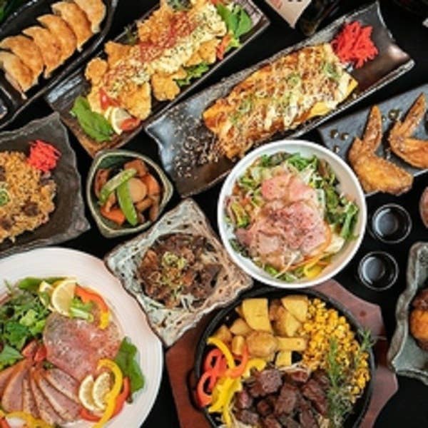 【昼宴会/最大5時間飲み放題付】牛レアステーキ・焼鳥含む全100種以上食べ飲み放題プラン3300円