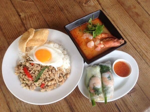 Asian Cafe Diner Vivid Ajia Vivid Ajia 二子玉川 あじあんかふぇあんどだいなー びびっとあじあ 二子玉川 タイ料理 Retty