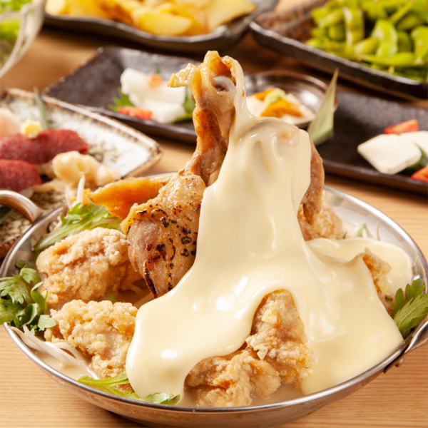 【チーズたっぷり丸ごとチキンの鶏チー白湯鍋付プラン】全メニュー食べても飲んでも2800円