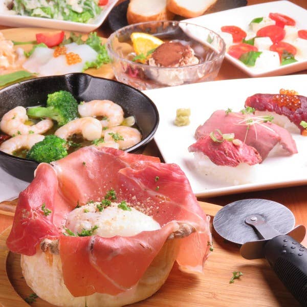 とろ~りシカゴピザ&人気の肉寿司が楽しめる♪『女子会コース』全10品2800円