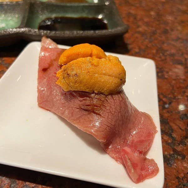 【スペシャルコース】うにのせ肉寿司、焼きしゃぶ すき焼き風、海鮮、ホルモンなど全12品