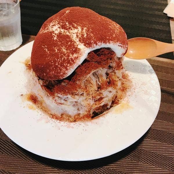 与八郎 Cafe Sweets オシャレなカフェでいただくティラミスかき氷 雨の 別府