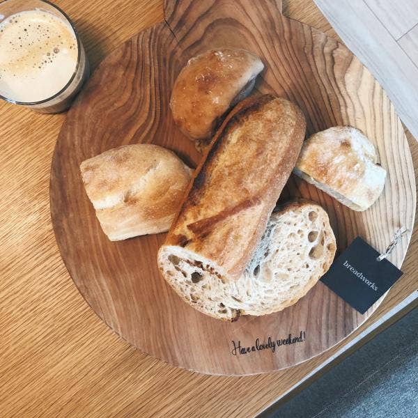 Breadworks 表参道 表参道に行ったら必ず立ち寄るパン屋さん シカダ ク 青山