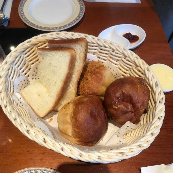 ブレドール 葉山本店 ブレドールのモーニング 人気のモーニングは焼きたて 葉山