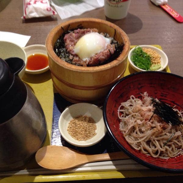 おひつごはん 四六時中 イオンモール幕張新都心店 鯵なめろう おひつ 690円半分くらい食べた後 出し汁をかけ 幕張新都心 おひつごはん 四六時中 イオンモール幕張新都心店 鯵なめろう おひつ 690円半分くらい食べた後 出し汁をかけ 幕張新都心