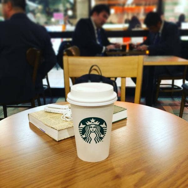スターバックスコーヒー　銀座ファイブ店>