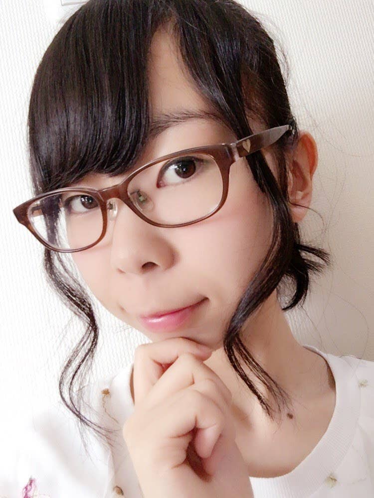 山崎萌